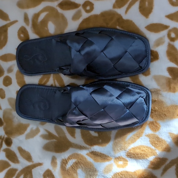 Sam Edelman Slippers - Picture 2 of 4